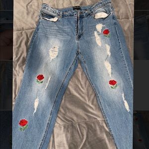 Rose embroidery woman’s Jeans